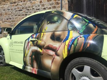 new beetle Fabricant covering voiture Atelier Auvergne Comm'Unique Communication Publicité Création Fabrication Pose 23 Creuse 03 Allier 63 Puy de Dôme 87 Haute Vienne Clermont-Ferrand Vichy Montluçon Riom Chambon sur Voueize Limoges Pionsat Combrailles