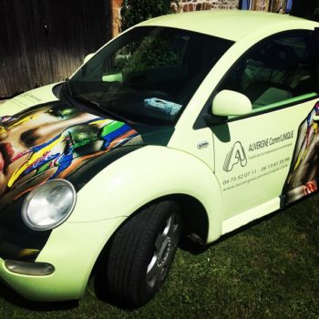 New beetle Fabricant covering voiture Atelier Auvergne Comm'Unique Communication Publicité Création Fabrication Pose 23 Creuse 03 Allier 63 Puy de Dôme 87 Haute Vienne Clermont-Ferrand Vichy Montluçon Riom Chambon sur Voueize Limoges Pionsat Combrailles
