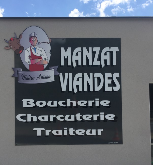 Manzat Fabricant Panneau Aluminium Atelier Auvergne Comm'Unique Communication Publicité Création Fabrication Pose 23 Creuse 03 Allier 63 Puy de Dôme 87 Haute Vienne Clermont-Ferrand Vichy Montluçon Riom Chambon sur Voueize Limoges Pionsat Combrailles