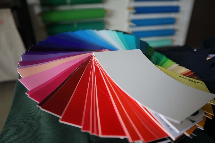 colorama Fabricant Enseigne Bache panneau covering Sérigraphie Atelier Auvergne Comm'Unique Communication Publicité Création Fabrication Pose 23 Creuse 03 Allier 63 Puy de Dôme 87 Haute Vienne Clermont-Ferrand Vichy Montluçon Riom Chambon sur Voueize Limoges Pionsat Combrailles