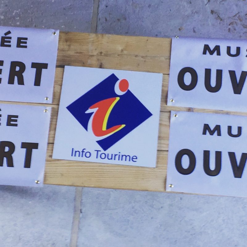 info tourisme Fabricant Panneau Aluminium Atelier Auvergne Comm'Unique Communication Publicité Création Fabrication Pose 23 Creuse 03 Allier 63 Puy de Dôme 87 Haute Vienne Clermont-Ferrand Vichy Montluçon Riom Chambon sur Voueize Limoges Pionsat Combrailles