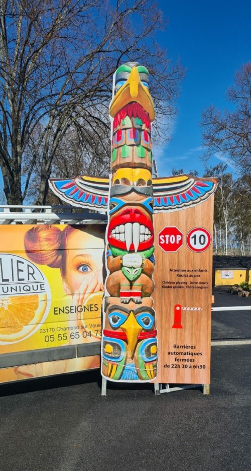 totem aluminium communication Ranch des Volcans Chatel Guyon Puy de Dôme